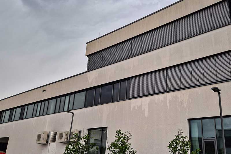 Seitliches-Gebäude-vorher