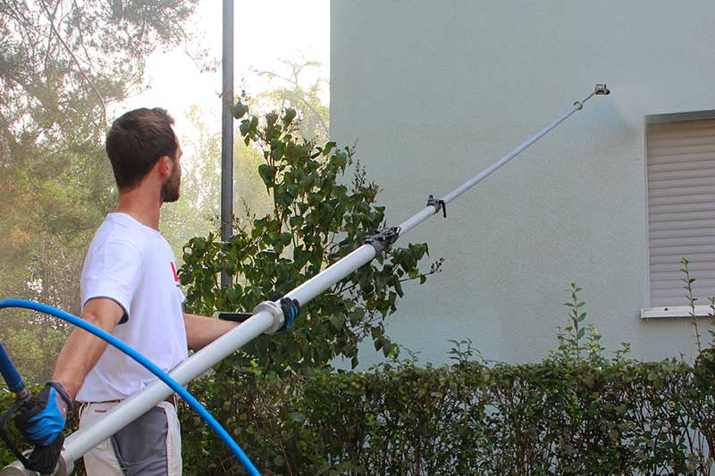 Professionelle Fassadenreinigung in 76297 Stutensee ohne Gerüst von Meisterbetrieb algenfiX Professionelle Fassadenreinigung in 76297 Stutensee ohne Gerüst von Meisterbetrieb algenfiX