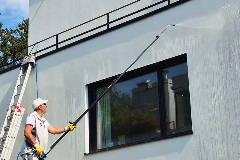 Professionelle Fassadenreinigung in Durlach ohne Gerüstbau von Meisterbetrieb algenfiX Professionelle Fassadenreinigung in Durlach ohne Gerüstbau von Meisterbetrieb algenfiX