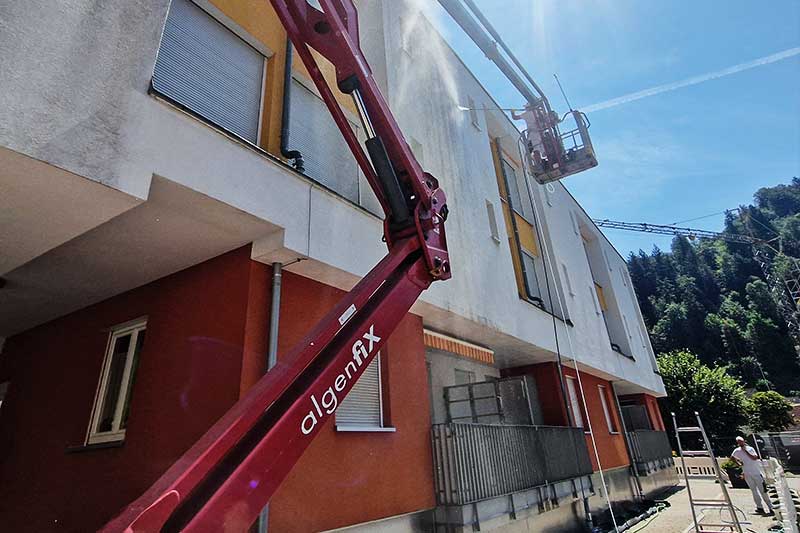 AlgenfiX Fassadenreinigung in Holzgerlingen ohne Gerüst