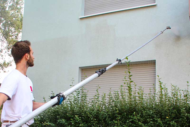 Fassadenreinigung Deckenpfronn von Firma algenfiX in der Nähe