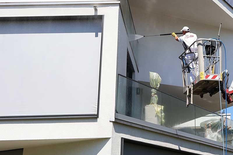 Fassadenreinigung in Hildrizhausen als Alternative zum Neuanstrich vom regionalen Anbieter algenfiX