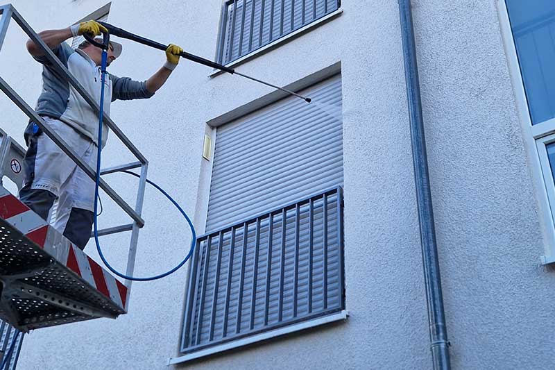 Professionelle Fassadenreinigung in 71093 Weil im Schönbuch von Firma algenfiX Fassadenreinigung