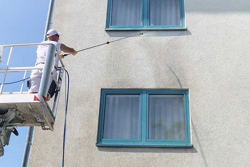 Fassadenreinigung in 72221 Haiterbach vom professionelle Anbieter Firma algenfiX
