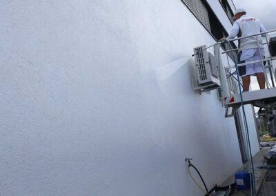 Fassadenwäsche mit sauberer Abwasserhandhabung