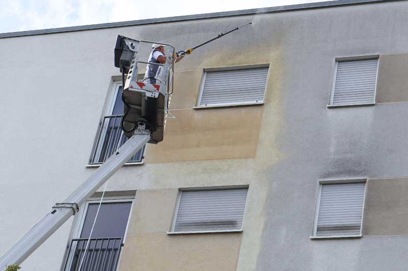 Professionelle Fassadenreinigung in Oberriexingen von Firma algenfiX