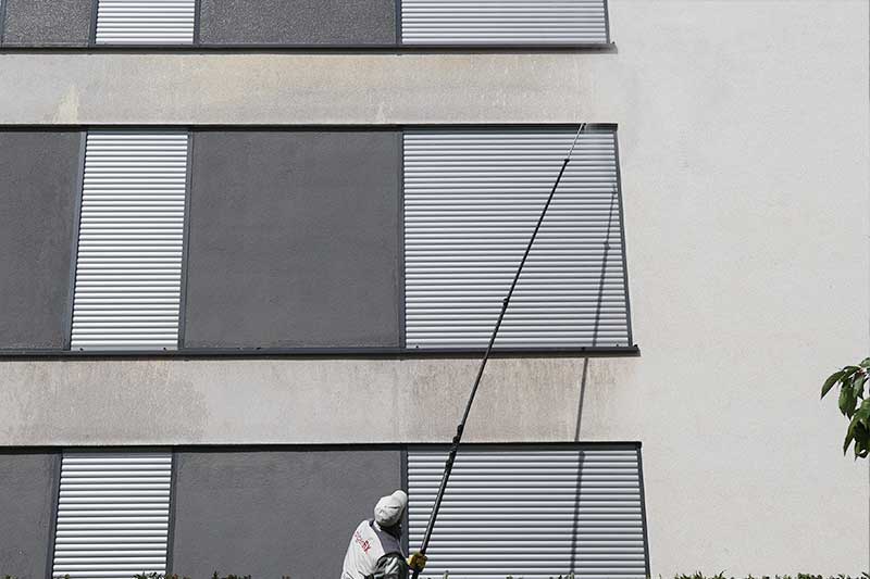 Professionelle Fassadenreinigung in Tamm von Firma algenfiX