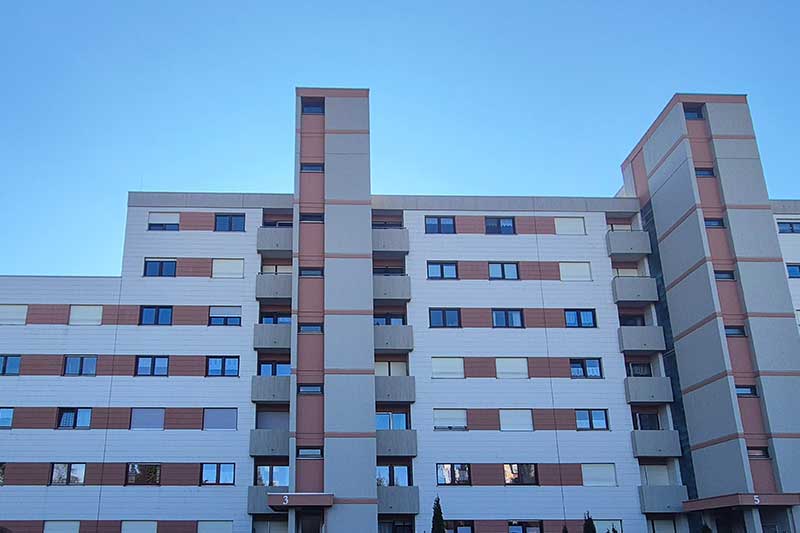 WEG-Fassade nach der algenfiX-Fassadenreinigung